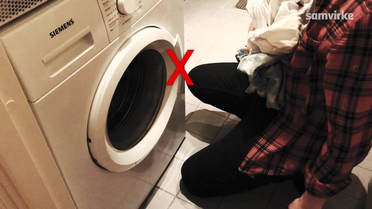 Lad lågen på vaskemaskinen stå åben |
